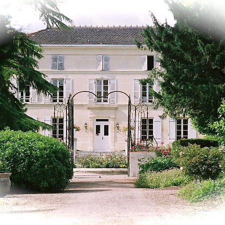 Chateau De Mesnac Екстериор снимка